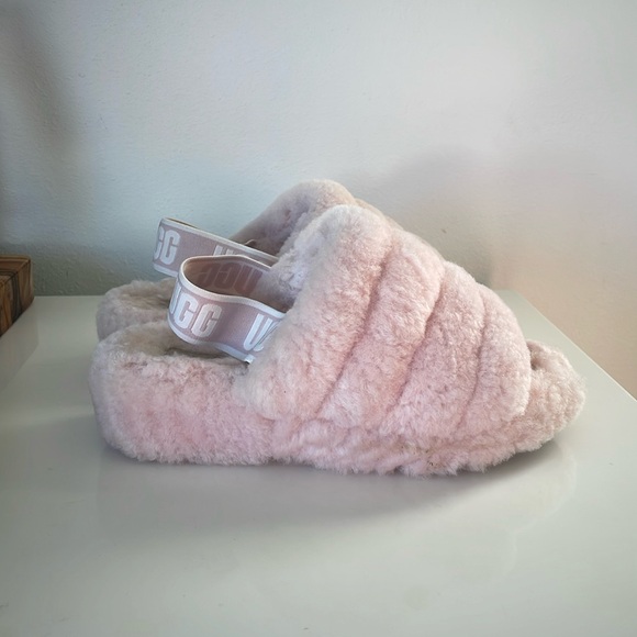 UGG Fluff Yeah Slide Seashell Pink Slippers -Women's size 6 Good Used Condition - Picture 4 of 4